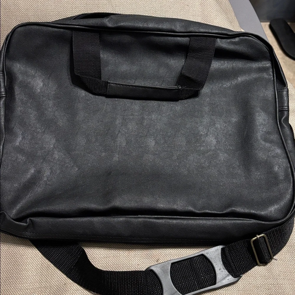 Accent International Messenger Bag